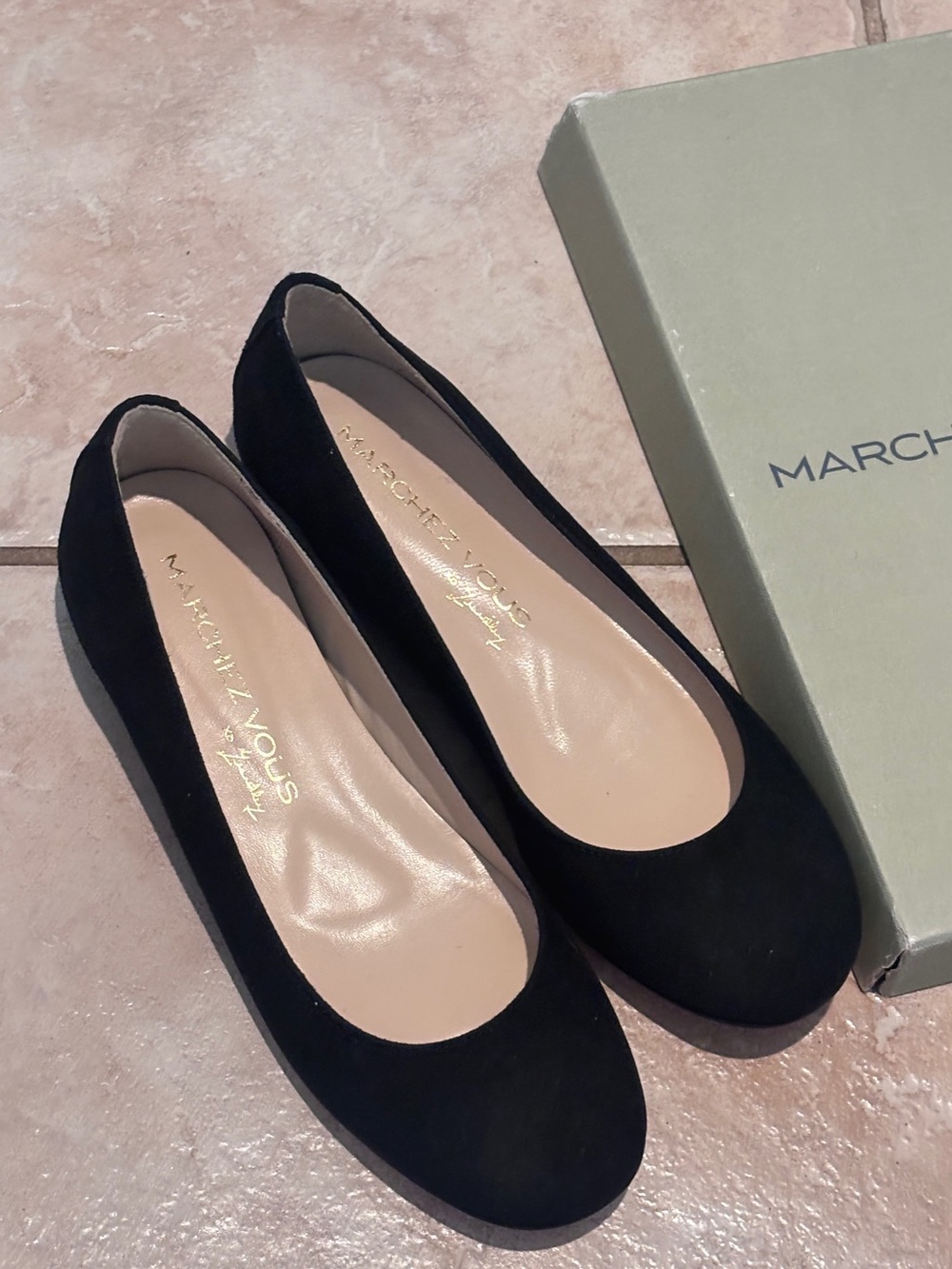 Marchéz Vous Italian Black Suede Round-Toe Ballet Flats